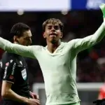 Lamine Yamal rực sáng đưa Barcelona lên đỉnh La Liga, Newcastle vô địch sau 70 năm Lamine Yamal rực sáng đưa Barcelona lên đỉnh La Liga, Newcastle vô địch sau 70 năm