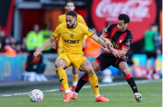 Matheus Cunha trong màu áo Wolves. Matheus Cunha trong mau ao Wolves.