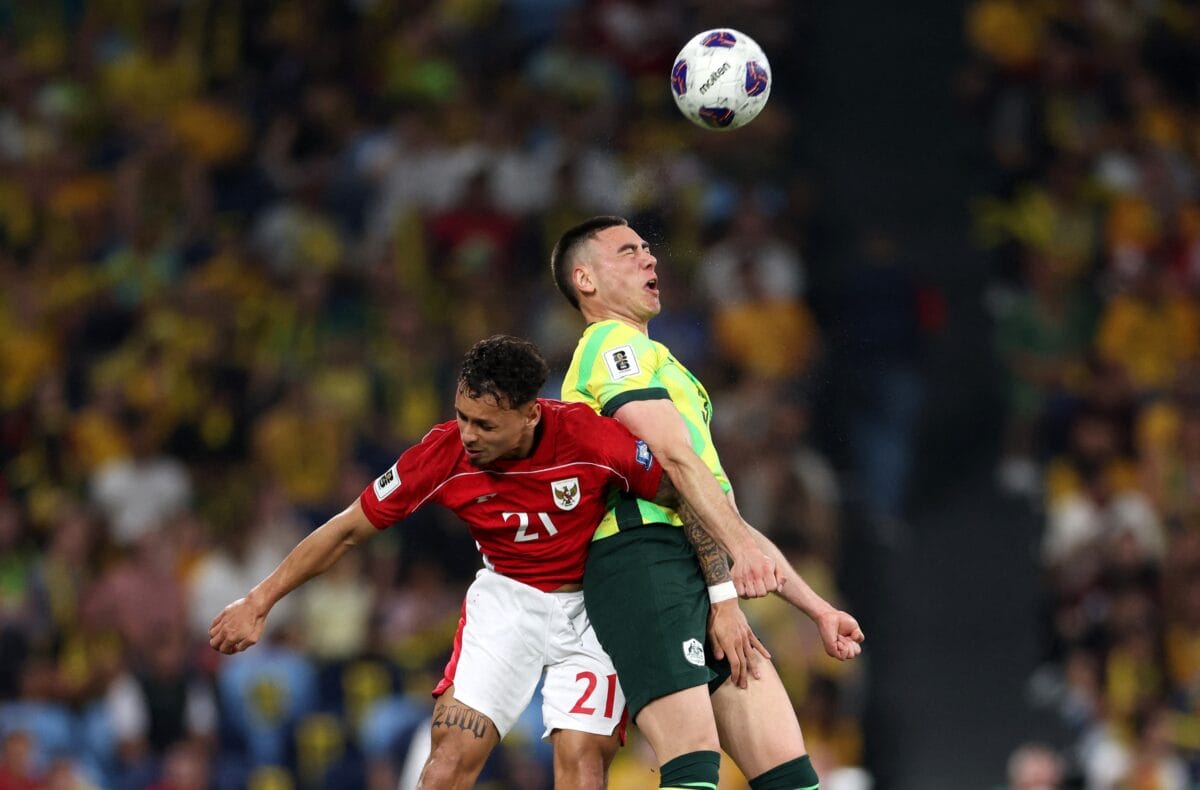 HLV Kluivert ra mắt thảm họa, đội tuyển Indonesia thua đậm Úc: Vé World Cup xa vời!- Ảnh 2. HLV Kluivert ra mắt thảm họa, đội tuyển Indonesia thua đậm Úc: Vé World Cup xa vời!- Ảnh 2.