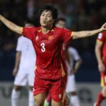 Đội tuyển Việt Nam bay cao với đôi cánh mang ‘cú đấm thép’ Đội tuyển Việt Nam bay cao với đôi cánh mang ‘cú đấm thép’