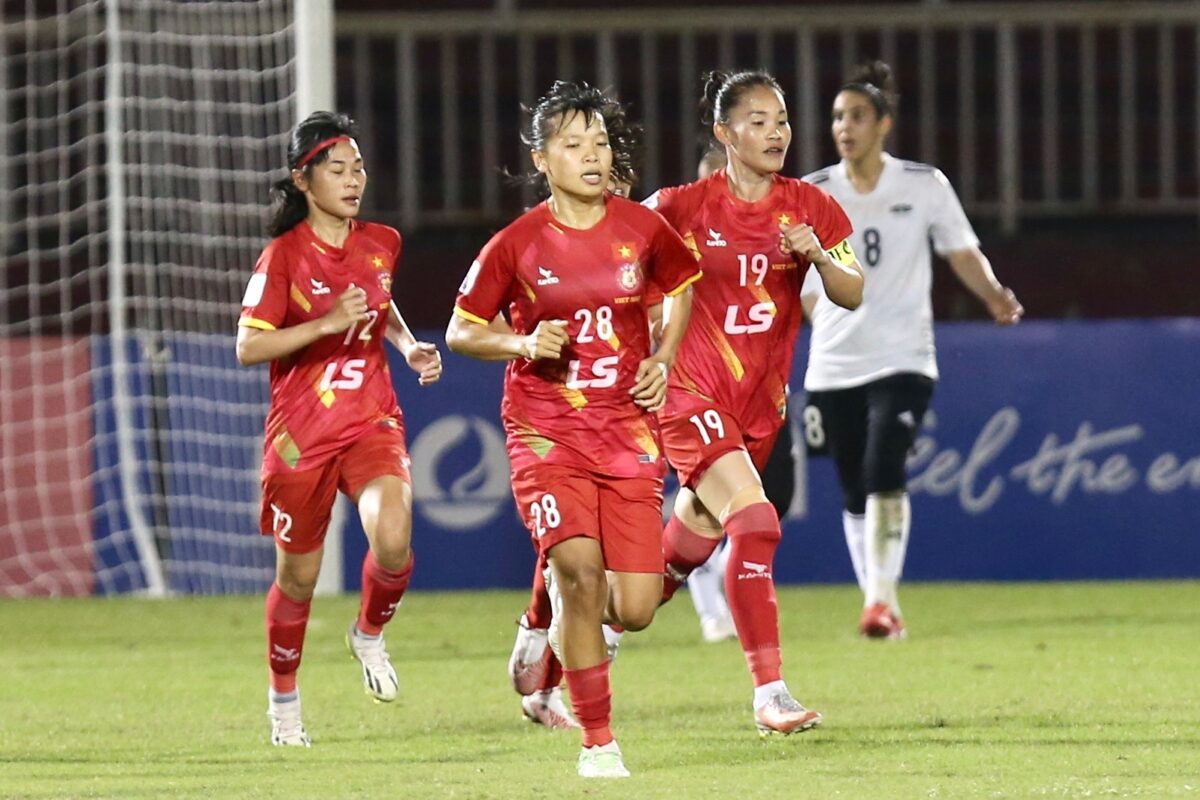 CLB nữ TP.HCM nhận khoản thưởng lớn ngoài sức tưởng tượng: Hơn 9,4 tỉ đồng - Ảnh 2. CLB nữ TP.HCM nhận khoản thưởng lớn ngoài sức tưởng tượng: Hơn 9,4 tỉ đồng - Ảnh 2.