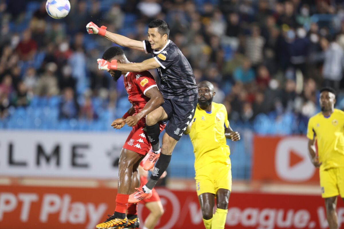 CLB Hải Phòng và Đình Triệu bùng nổ, HAGL sắp phải đua trụ hạng- Ảnh 1. CLB Hải Phòng và Đình Triệu bùng nổ, HAGL sắp phải đua trụ hạng- Ảnh 1.