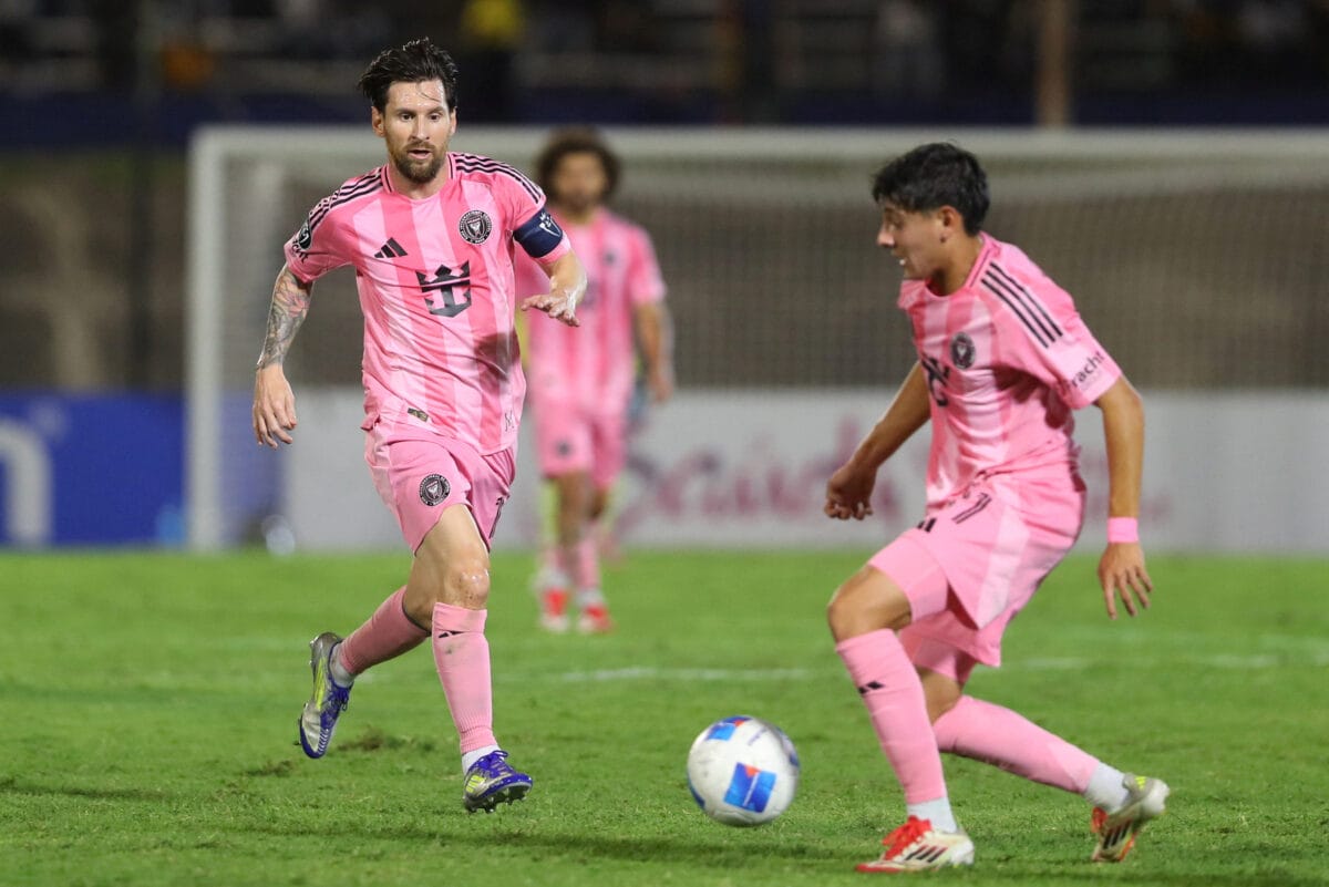 HLV Mascherano giải thích về tình trạng của Messi, phản ứng bất ngờ của CĐV Atlanta United - Ảnh 1. HLV Mascherano giải thích về tình trạng của Messi, phản ứng bất ngờ của CĐV Atlanta United - Ảnh 1.