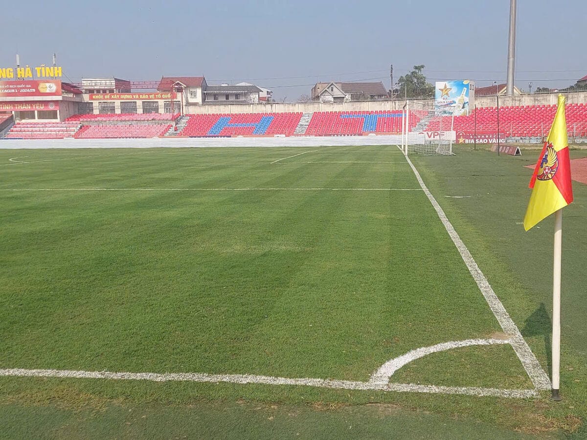 Đội Hà Tĩnh không còn cảnh ‘lang bạt’ phương xa, về sân nhà cỏ đẹp đang chờ!- Ảnh 1. Đội Hà Tĩnh không còn cảnh ‘lang bạt’ phương xa, về sân nhà cỏ đẹp đang chờ!- Ảnh 1.