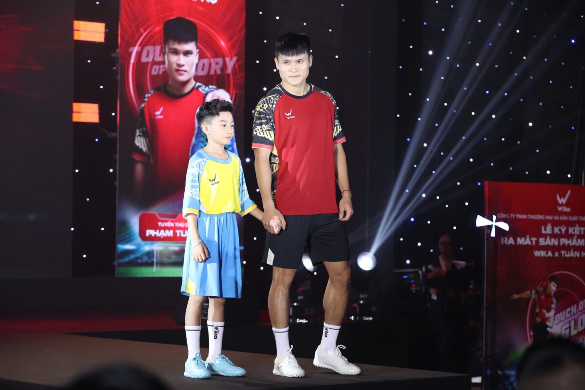 Tuyển thủ Phạm Tuấn Hải trở thành đại sứ của thương hiệu thể thao Việt- Ảnh 3. Tuyển thủ Phạm Tuấn Hải trở thành đại sứ của thương hiệu thể thao Việt- Ảnh 3.