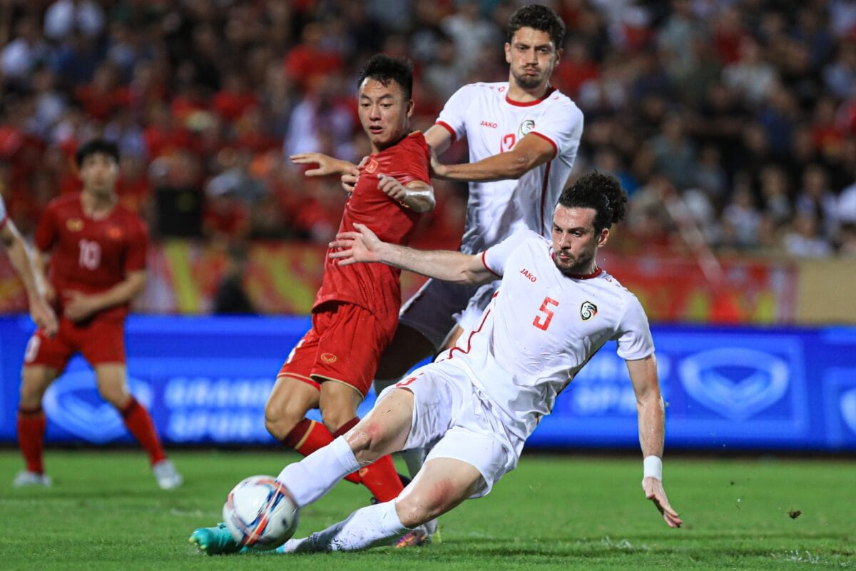 HLV Kim Sang-sik có tuyến giữa cực 'chất': Toàn tiền vệ giỏi, không dễ chọn!- Ảnh 2. HLV Kim Sang-sik có tuyến giữa cực 'chất': Toàn tiền vệ giỏi, không dễ chọn!- Ảnh 2.