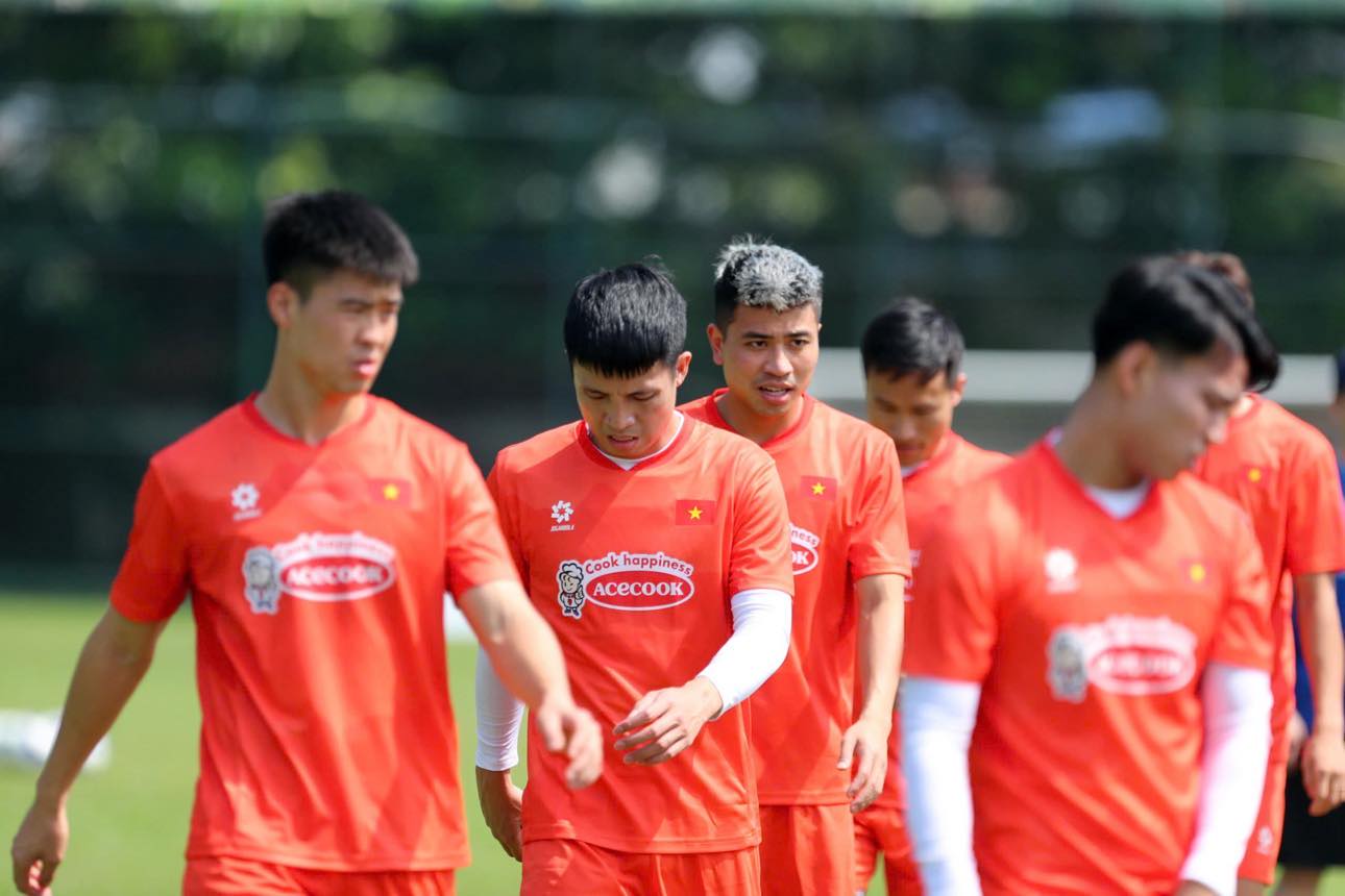 Đội tuyển Lào và Campuchia tiến bộ thần tốc: Thầy Kim phải làm gì? - Ảnh 2. Đội tuyển Lào và Campuchia tiến bộ thần tốc: Thầy Kim phải làm gì? - Ảnh 2.
