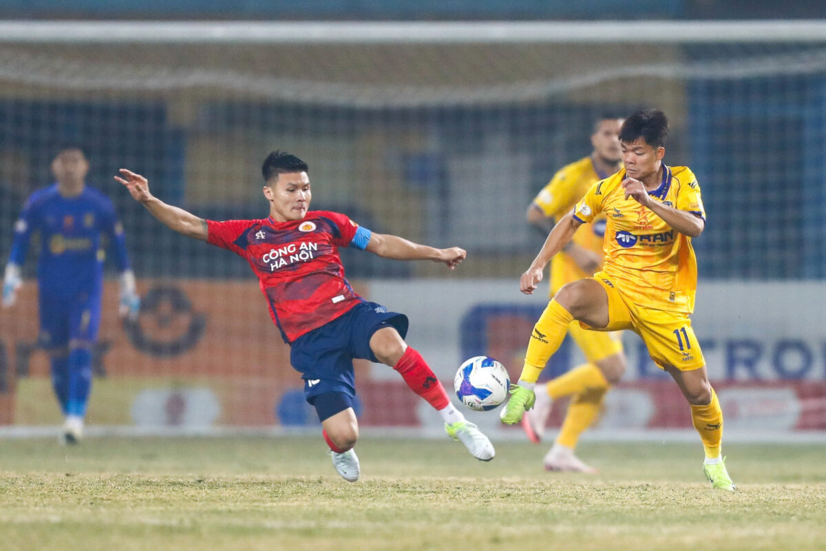 CLB CAHN hòa thất vọng SLNA: Hết cửa tranh vô địch?- Ảnh 5. CLB CAHN hòa thất vọng SLNA: Hết cửa tranh vô địch?- Ảnh 5.