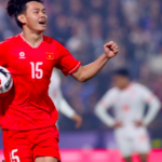 Hàng công Việt Nam ‘thiếu ngang thiếu dọc’, HLV Kim Sang-sik xoay xở kiểu gì? Hàng công Việt Nam ‘thiếu ngang thiếu dọc’, HLV Kim Sang-sik xoay xở kiểu gì?