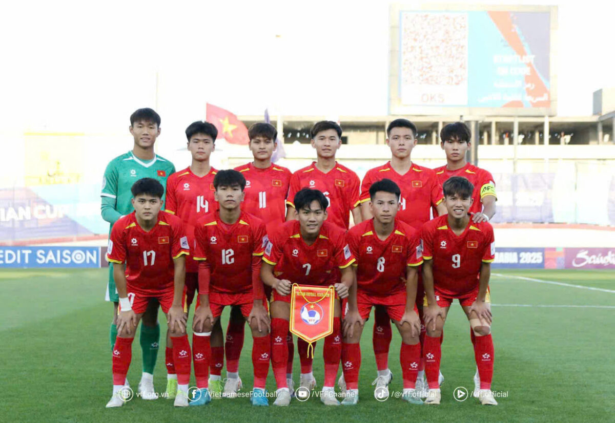 U.17 Việt Nam kiên cường vượt núi Phú Sĩ: Quyết thắng UAE, làm nên chiến tịch lịch sử- Ảnh 3. U.17 Việt Nam kiên cường vượt núi Phú Sĩ: Quyết thắng UAE, làm nên chiến tịch lịch sử- Ảnh 3.