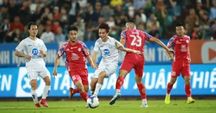 Cuộc chiến 112 phút cực nóng với 2 thẻ đỏ, đội TP.HCM ‘bắt’ Nam Định phải chia điểm Cuộc chiến 112 phút cực nóng với 2 thẻ đỏ, đội TP.HCM ‘bắt’ Nam Định phải chia điểm