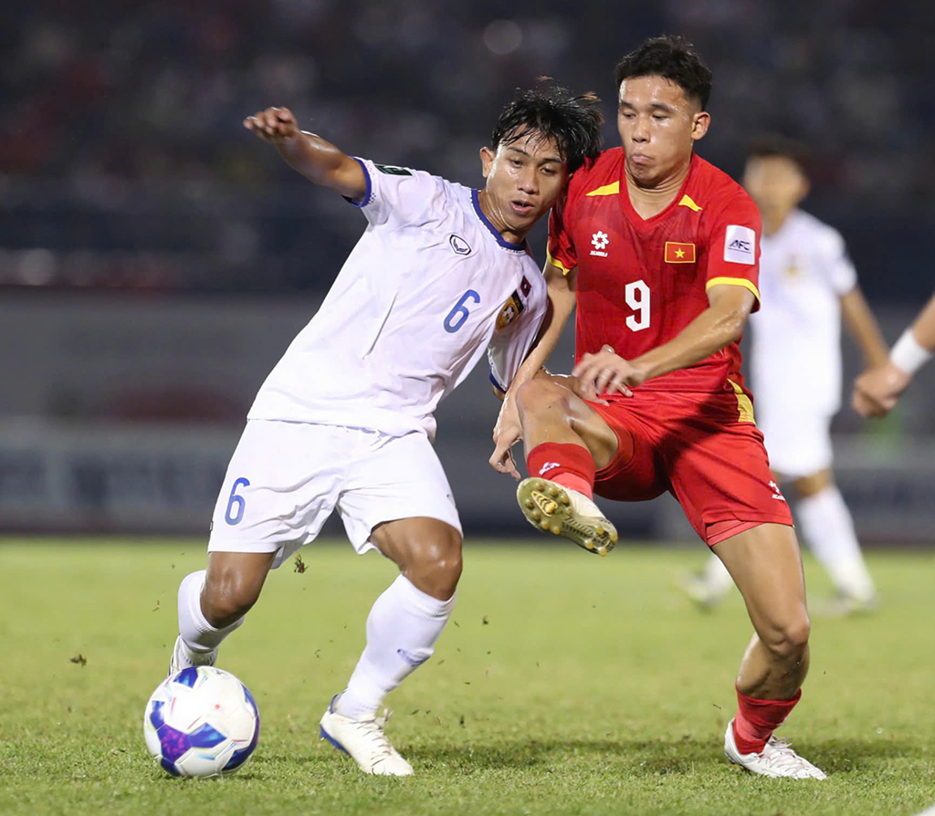 HLV Kim Sang-sik chờ nhân tố mới ở đâu?- Ảnh 1. HLV Kim Sang-sik chờ nhân tố mới ở đâu?- Ảnh 1.