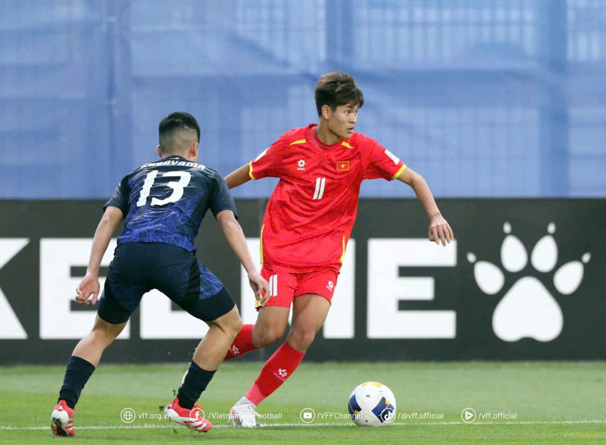 U.17 Việt Nam kiên cường vượt núi Phú Sĩ: Quyết thắng UAE, làm nên chiến tịch lịch sử- Ảnh 6. U.17 Việt Nam kiên cường vượt núi Phú Sĩ: Quyết thắng UAE, làm nên chiến tịch lịch sử- Ảnh 6.