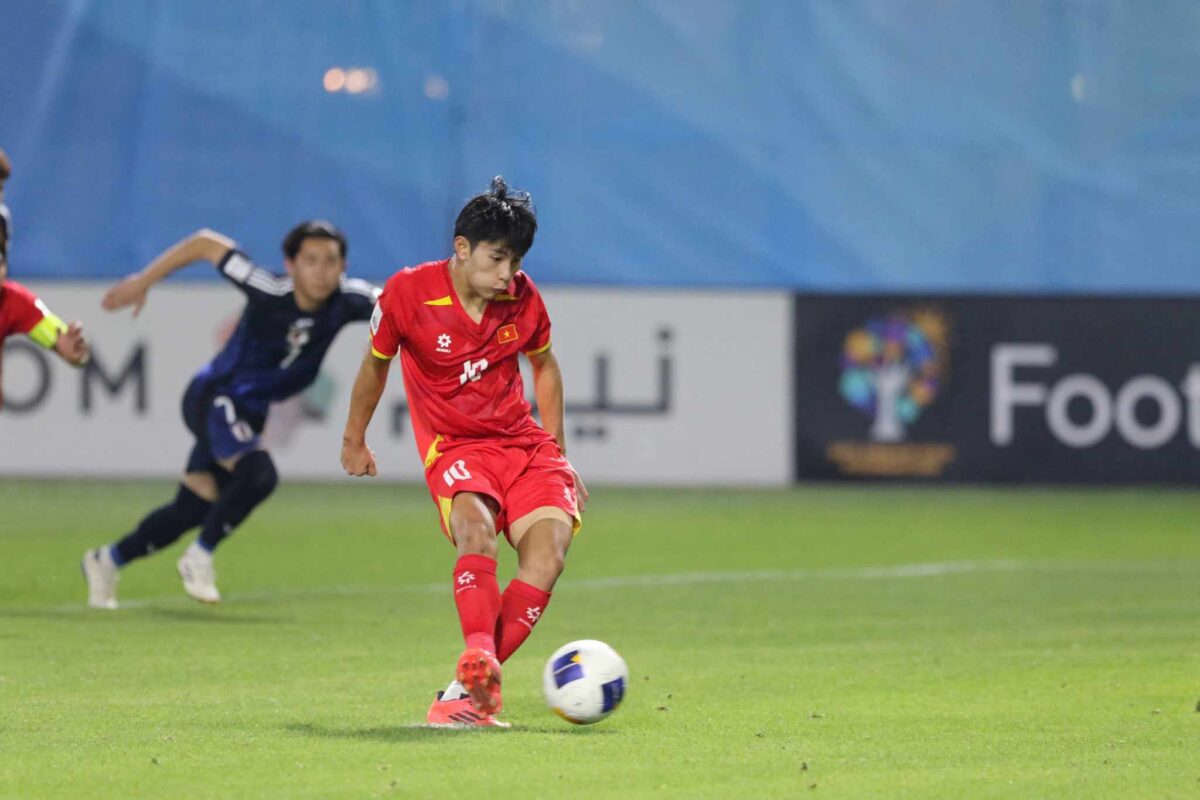 U.17 Việt Nam giành điểm đầy cảm xúc trước đối thủ cực mạnh Nhật Bản: Bàn thắng quý hơn vàng!- Ảnh 3. U.17 Việt Nam giành điểm đầy cảm xúc trước đối thủ cực mạnh Nhật Bản: Bàn thắng quý hơn vàng!- Ảnh 3.