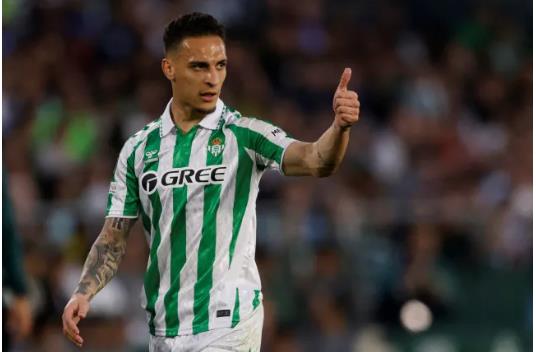Antony vừa có lần ra sân thứ 15 trong màu áo Betis. Antony vua co lan ra san thu 15 trong mau ao Betis.