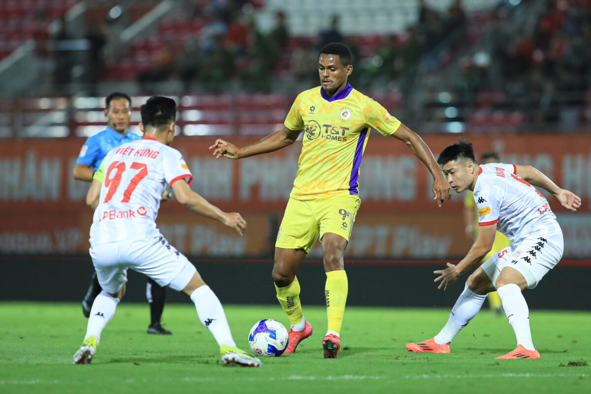 CLB Hà Nội hòa nhạt nhẽo Hải Phòng, lỡ cơ hội áp sát Nam Định - Ảnh 1. CLB Hà Nội hòa nhạt nhẽo Hải Phòng, lỡ cơ hội áp sát Nam Định - Ảnh 1.