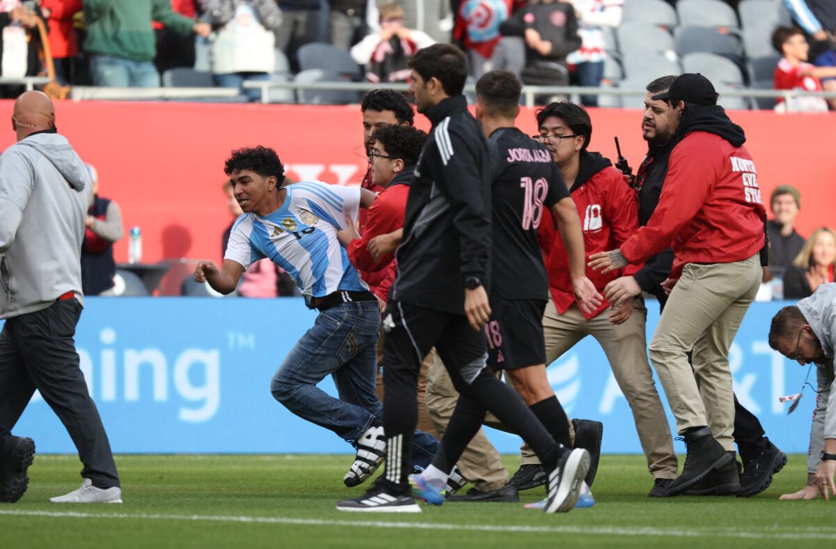 Messi lập kỷ lục lịch sử MLS, Mbappe xin lỗi khi Real Madrid thoát thua - Ảnh 2. Messi lập kỷ lục lịch sử MLS, Mbappe xin lỗi khi Real Madrid thoát thua - Ảnh 2.