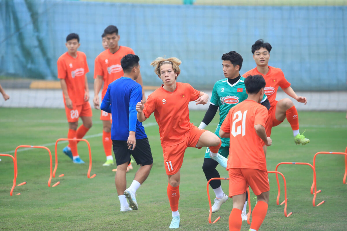 HLV Kim Sang-sik nên cẩn thận chuyện 'bó đũa' ở U.22 Việt Nam!- Ảnh 2. HLV Kim Sang-sik nên cẩn thận chuyện 'bó đũa' ở U.22 Việt Nam!- Ảnh 2.