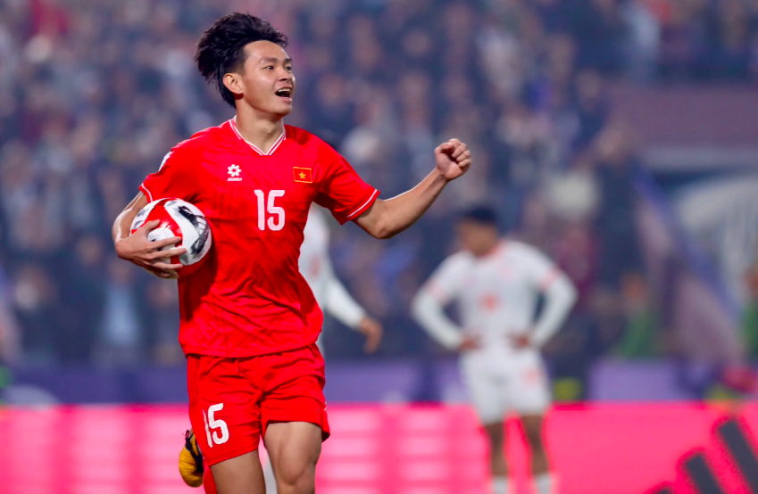 Hàng công Việt Nam ‘thiếu ngang thiếu dọc’, HLV Kim Sang-sik xoay xở kiểu gì?- Ảnh 1. Hàng công Việt Nam ‘thiếu ngang thiếu dọc’, HLV Kim Sang-sik xoay xở kiểu gì?- Ảnh 1.